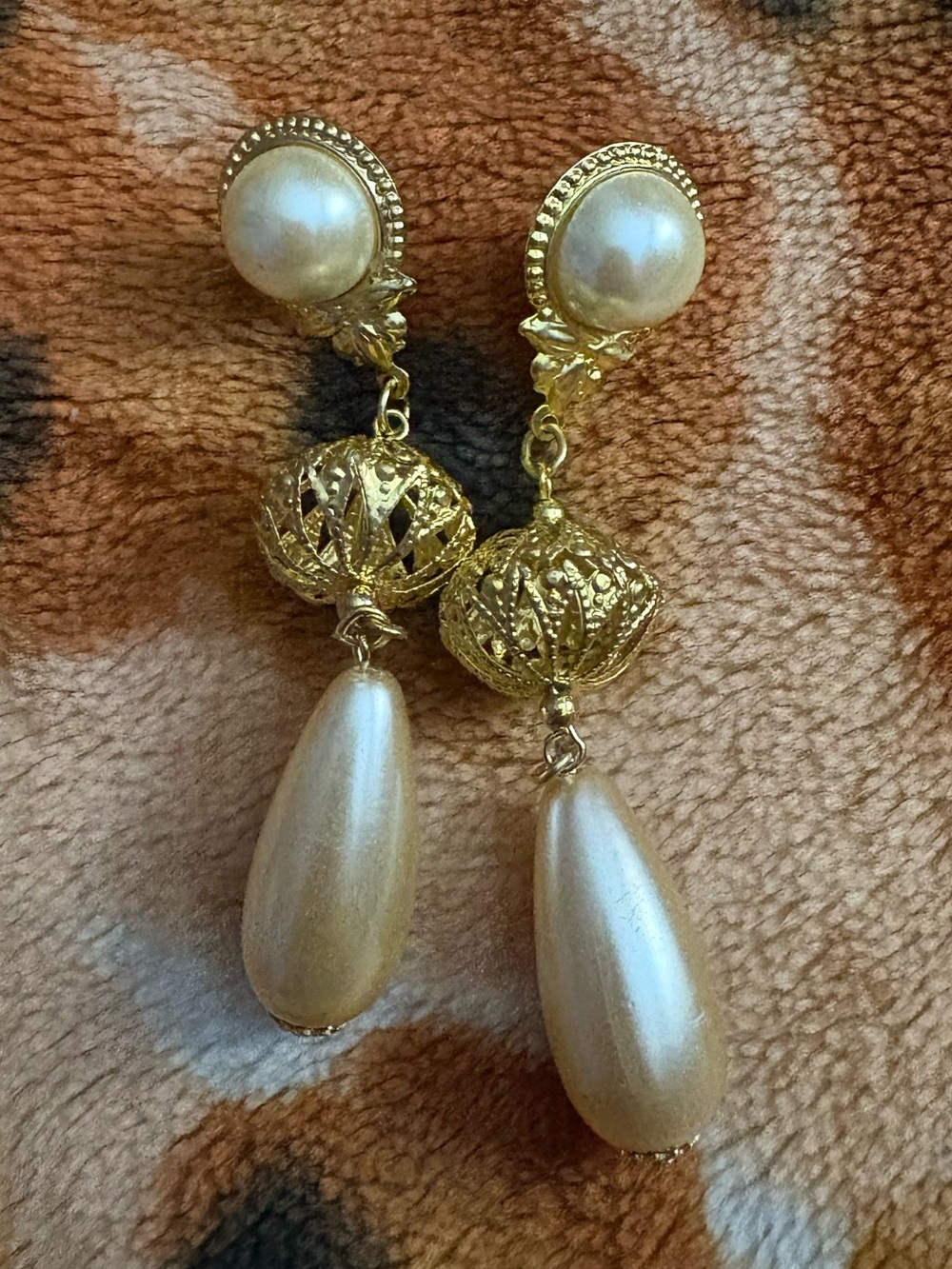 Gold and Pearl Teardrop Dangle Earrings - Elegant Women's Jewelry